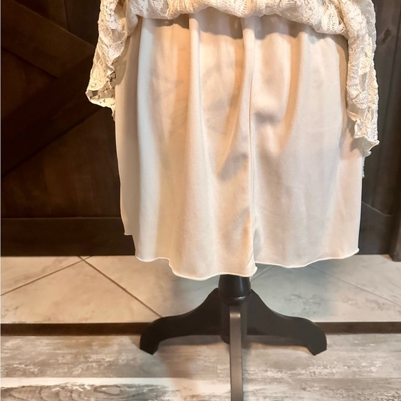 Speechless Sand off-shoulder belted thick lace midi dress size S. - Picture 6 of 7